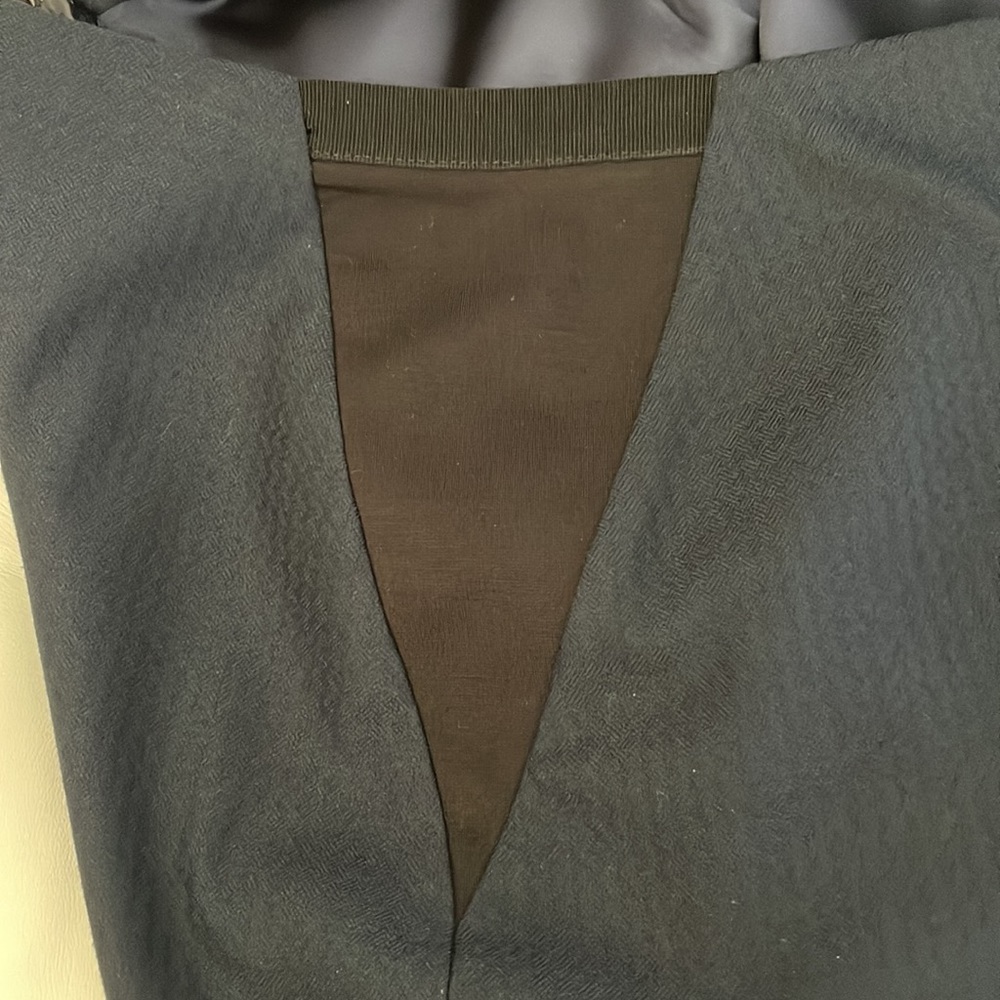 T Tahari navy pencil skirt - Picture 6 of 9